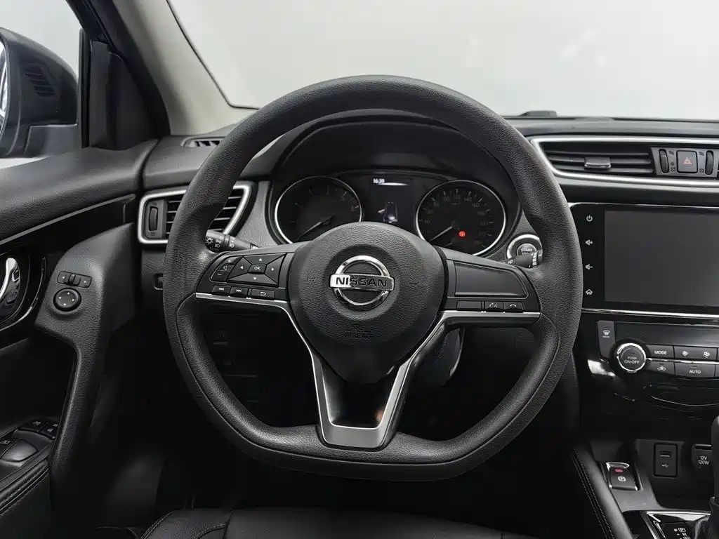 Nissan Qashqai — миниатюра 11