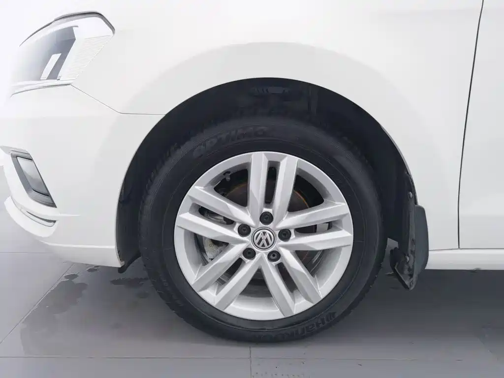 Volkswagen Jetta — миниатюра 17