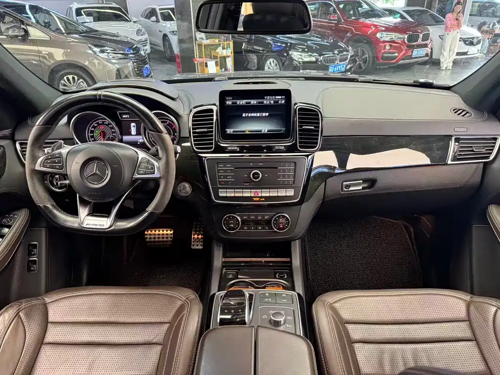 MERCEDES-BENZ GLS AMG