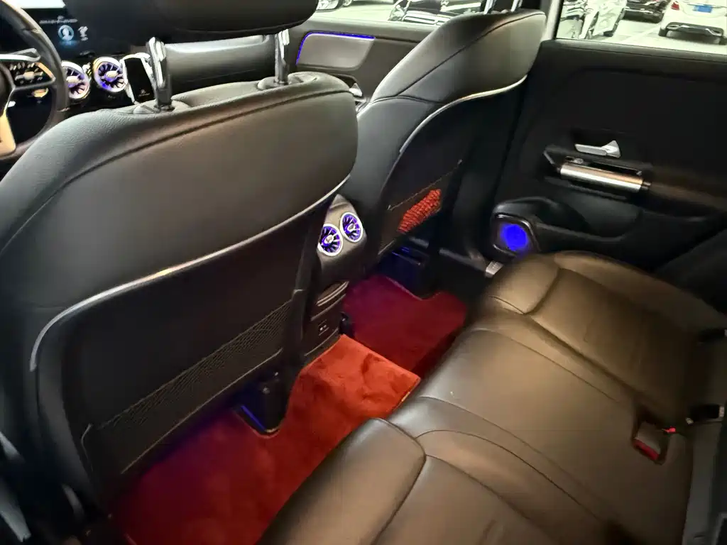 Mercedes-Benz GLA — миниатюра 8