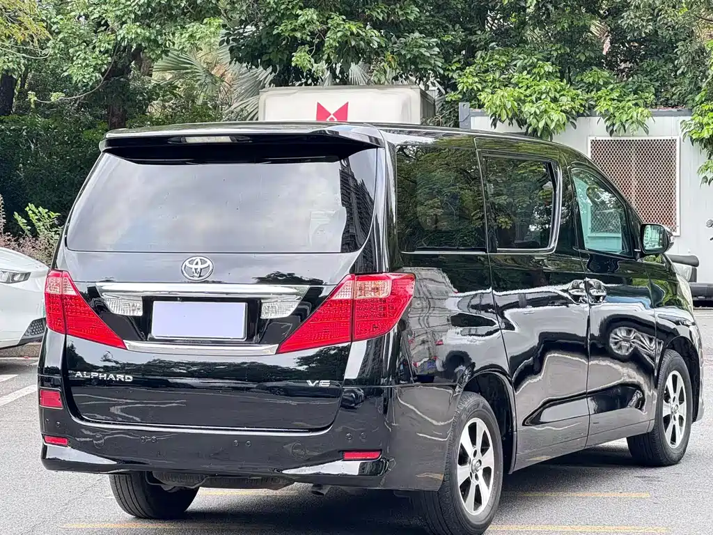 Toyota Alphard 2011 3.5L Luxury