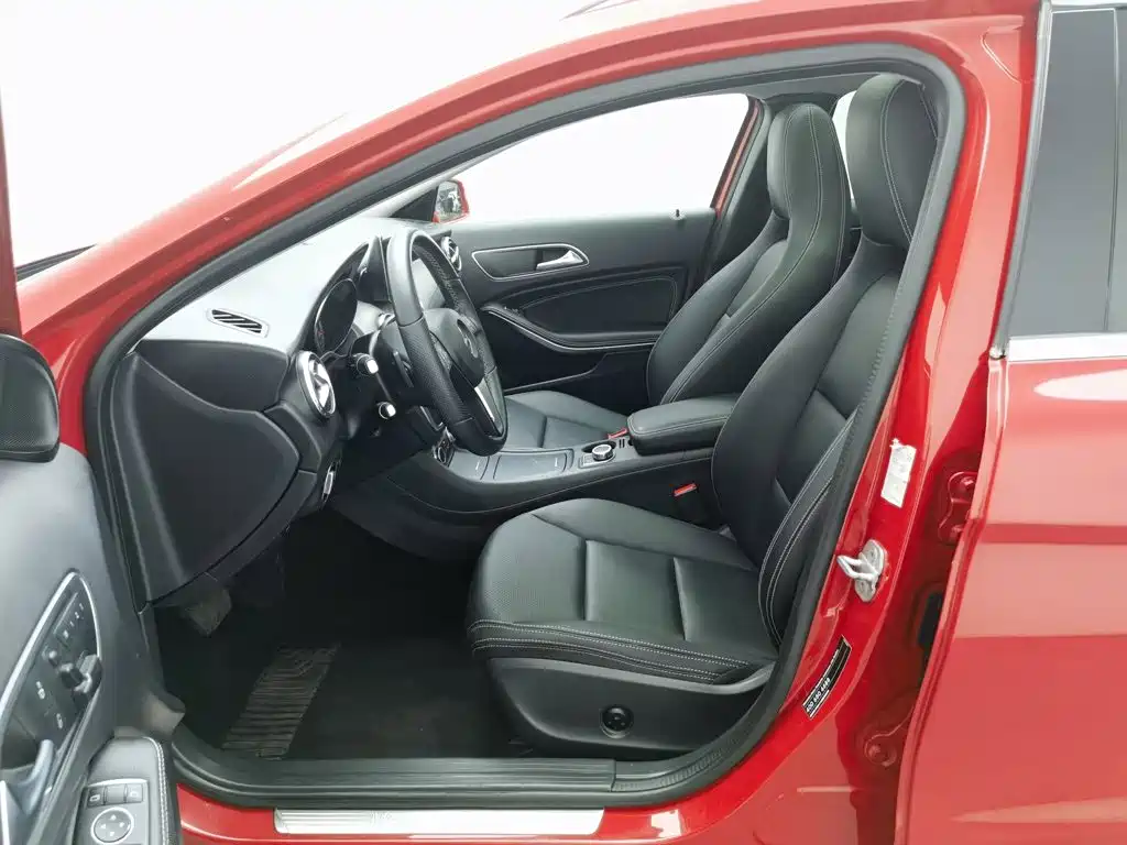 Mercedes-Benz GLA — миниатюра 10