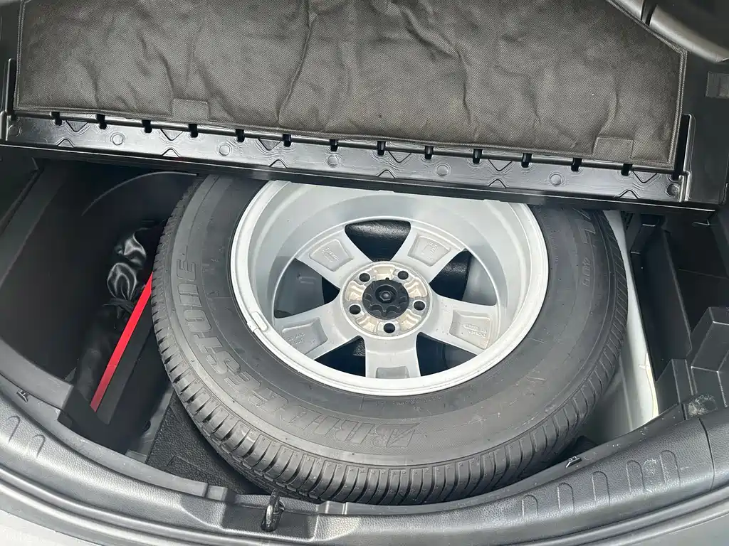 Toyota RAV4 — миниатюра 15