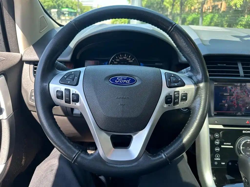 Ford Edge (Import) — миниатюра 12