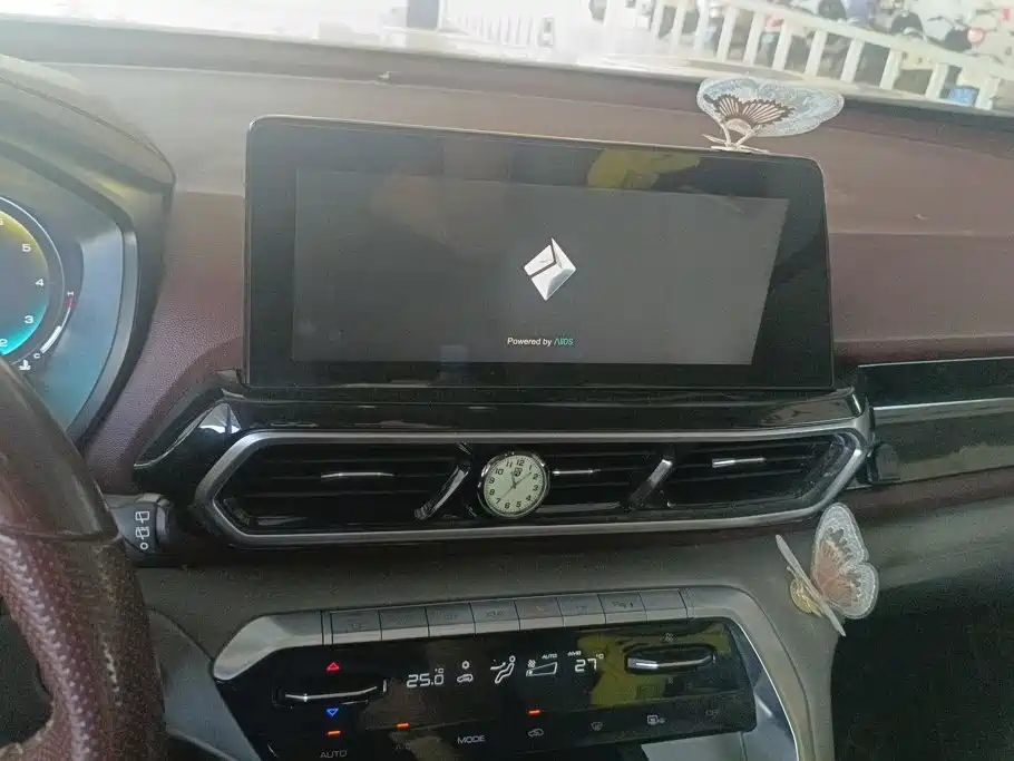 Baojun RS-5 — миниатюра 12