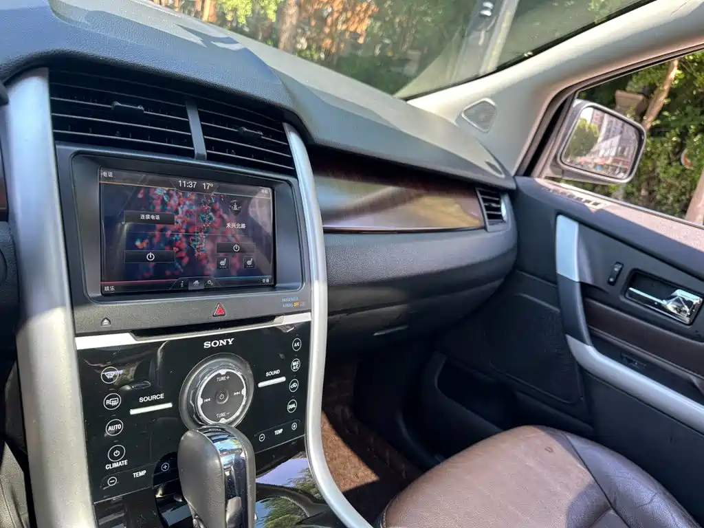 Ford Edge (Import) — миниатюра 15