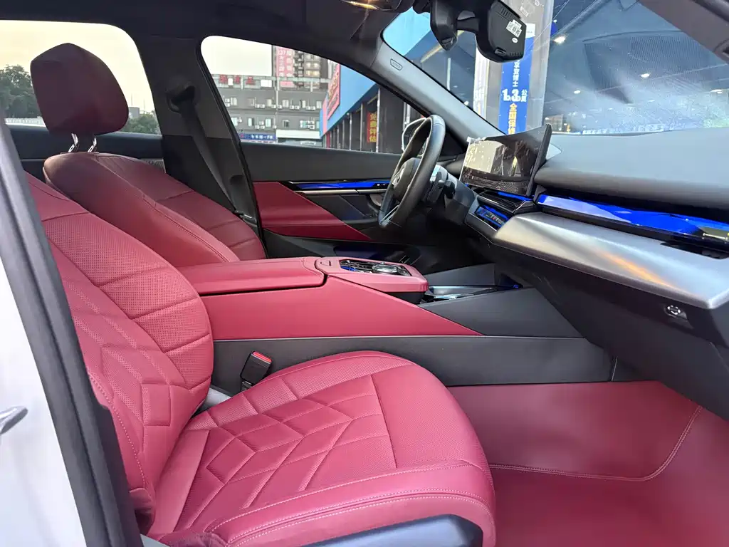 BMW 5 Series — миниатюра 12