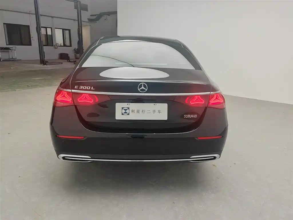 Mercedes-Benz E-Class — миниатюра 13