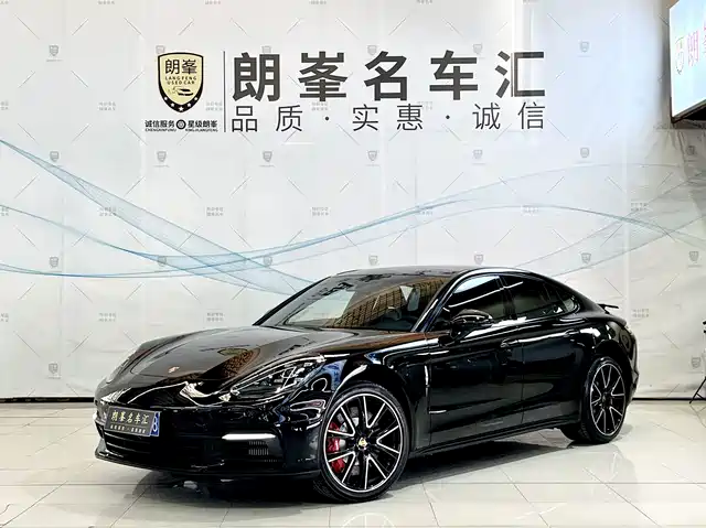 PORSCHE PANAMERA