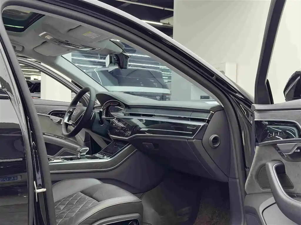 Audi A8 — миниатюра 10