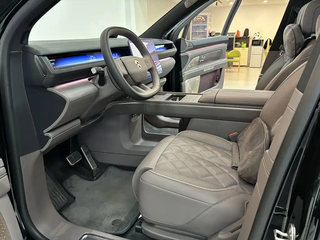 NIO ES8 2026 мест Executive