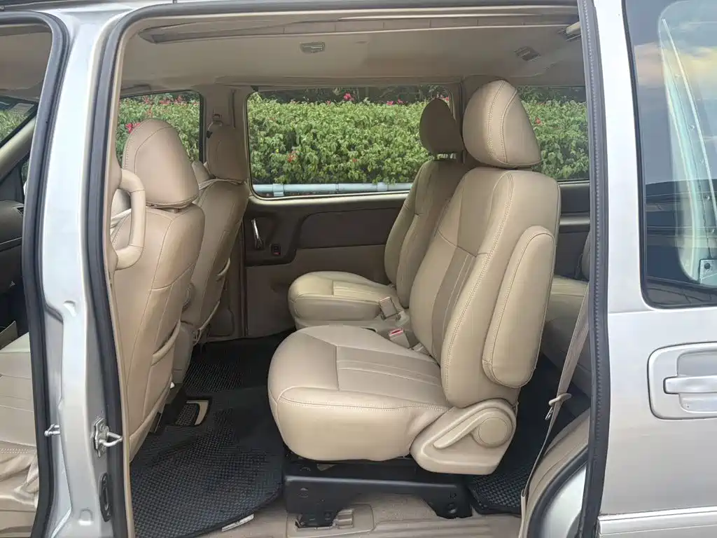 Buick GL8 — миниатюра 8