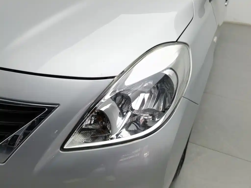 Nissan Sunny — миниатюра 7