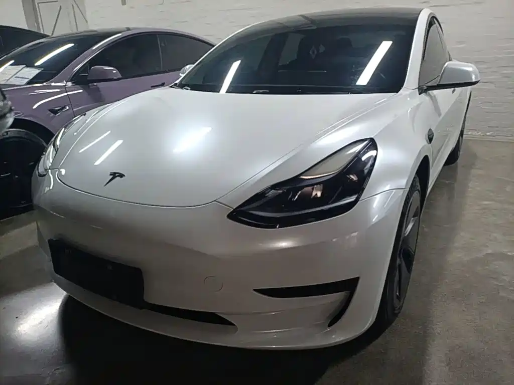 Tesla Model 3 — миниатюра 3
