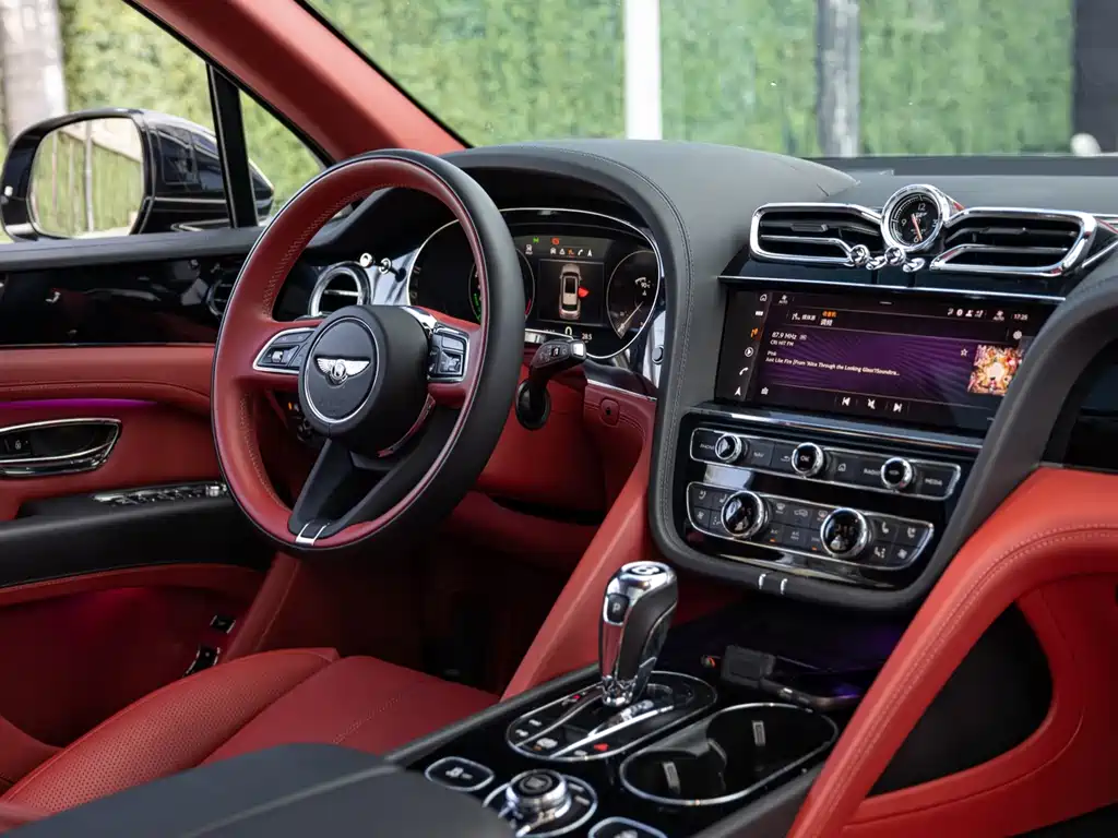 BENTLEY TIMYUE PLUG IN HYBRID