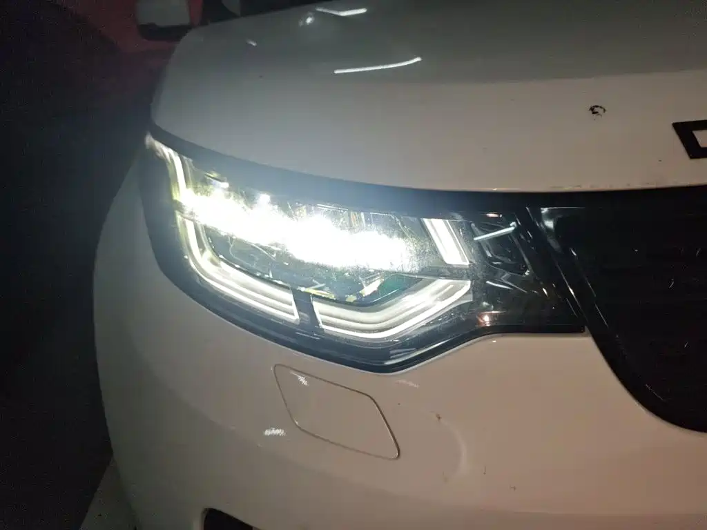 Land Rover Discovery — миниатюра 7