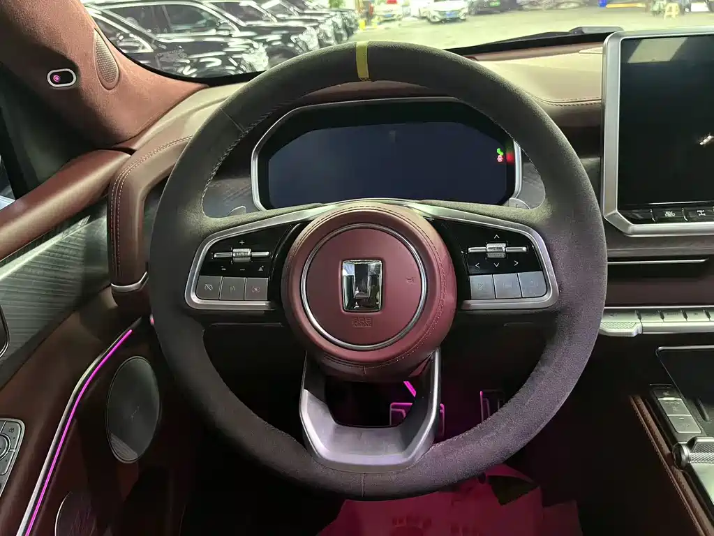 TANK TANK 700 NEW ENERGY