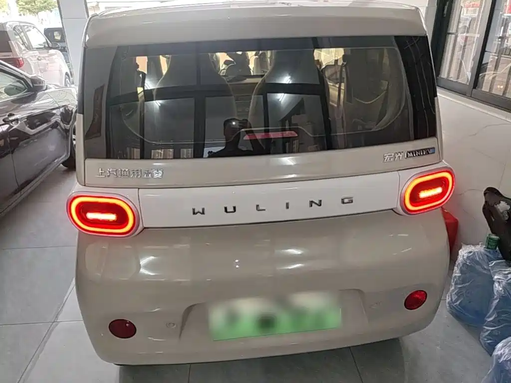 Wuling MINIEV — миниатюра 6