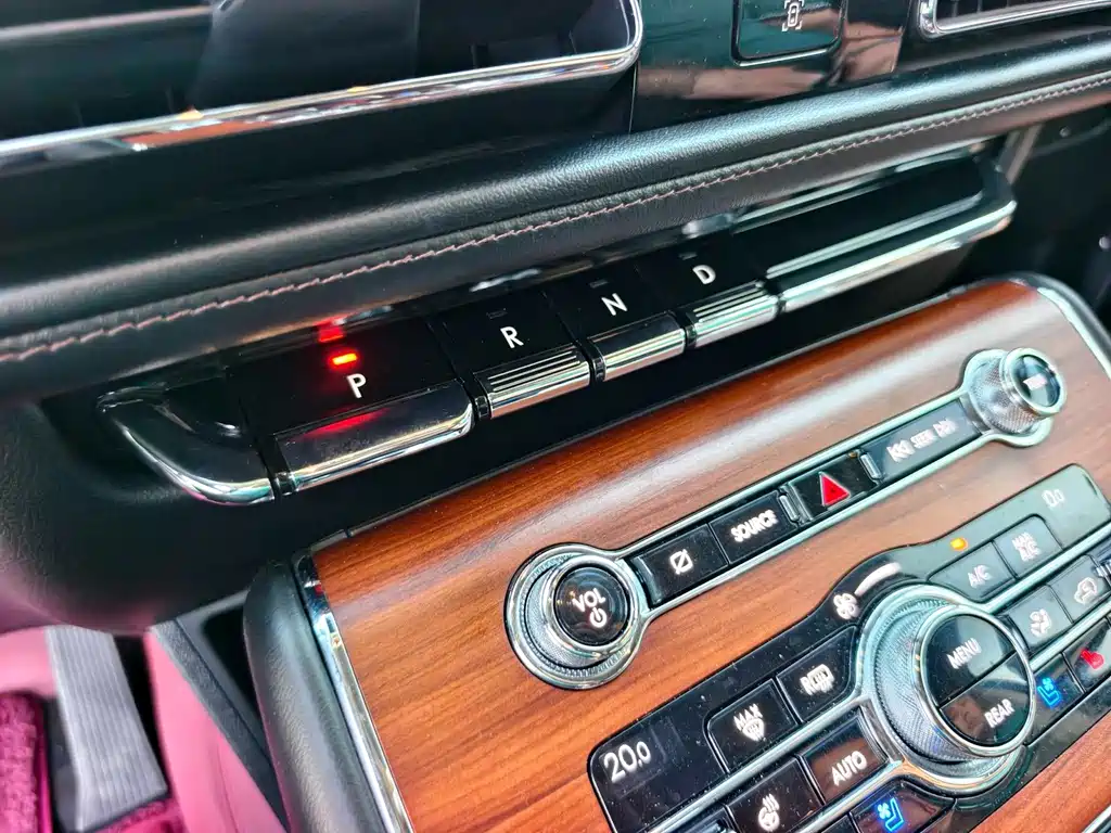 Lincoln Aviator — миниатюра 5