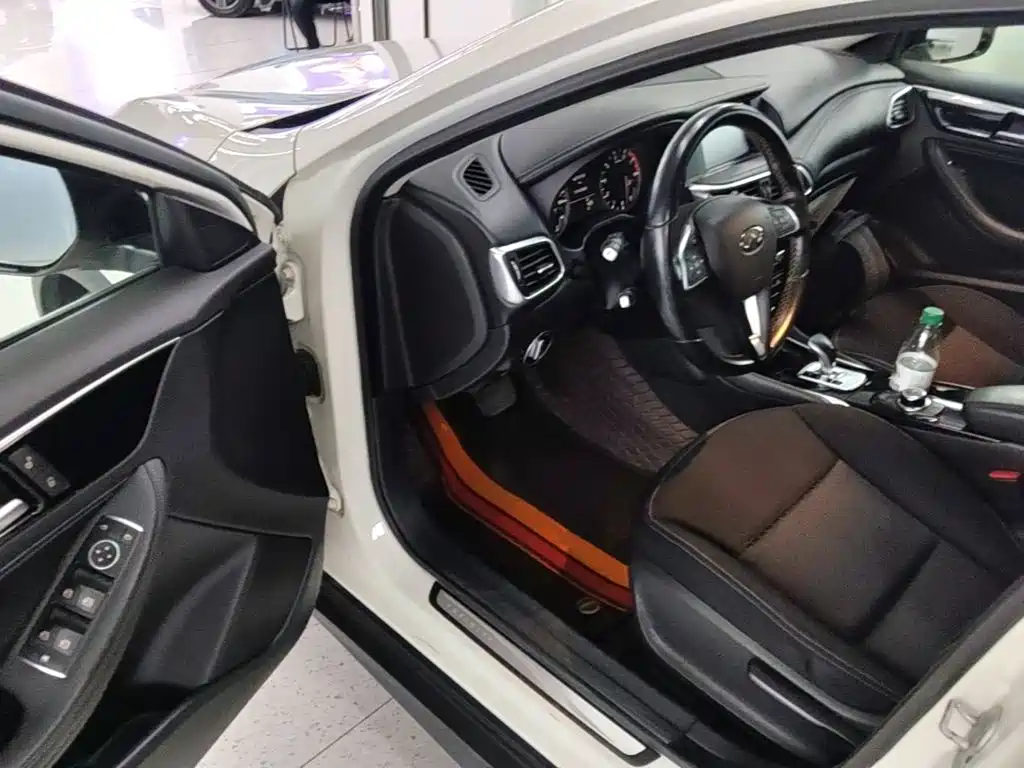 Infiniti QX30 — миниатюра 16