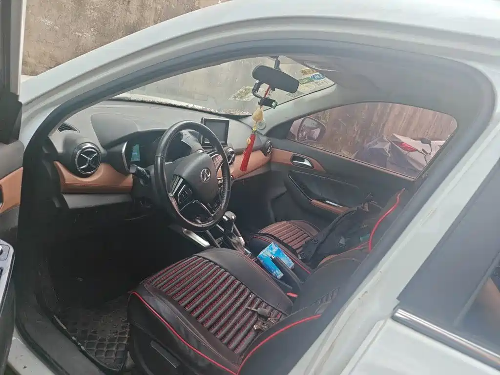 BAIC Senova X35 — миниатюра 12
