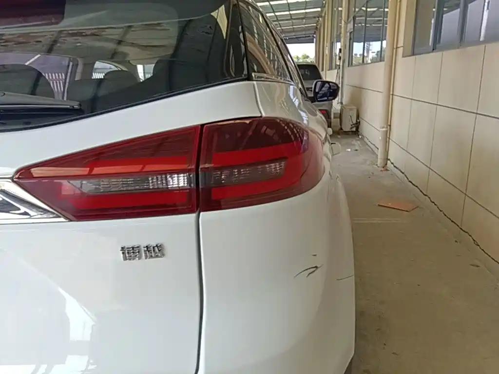 Geely Boyue — миниатюра 8