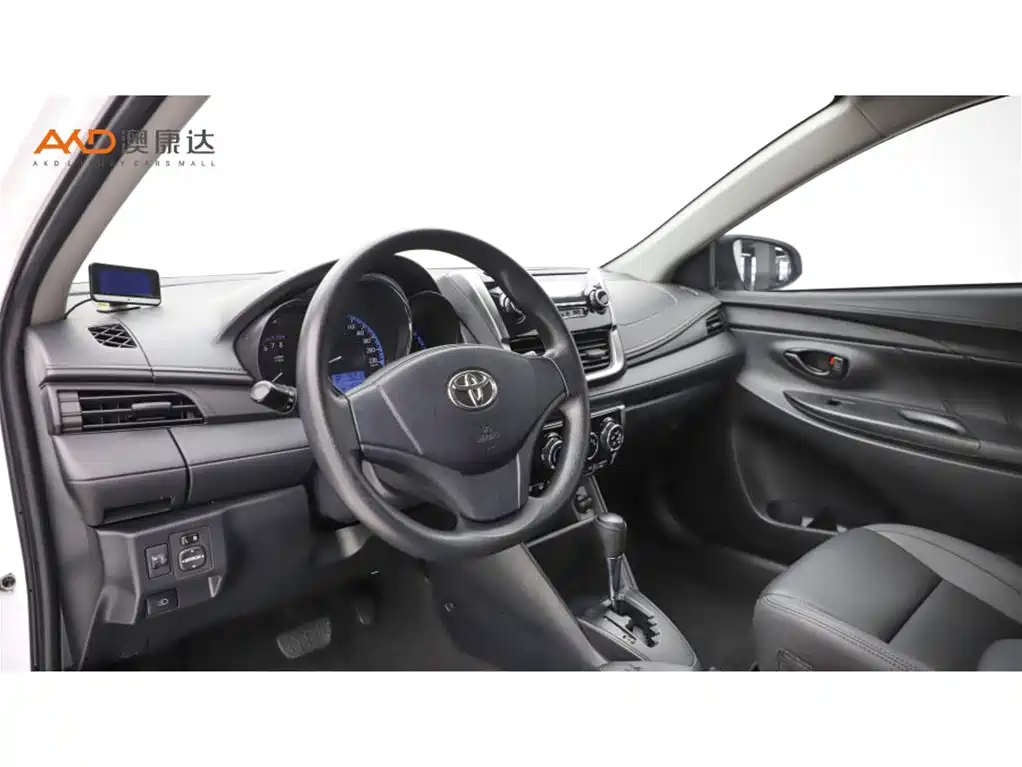 Toyota Yaris L — миниатюра 6