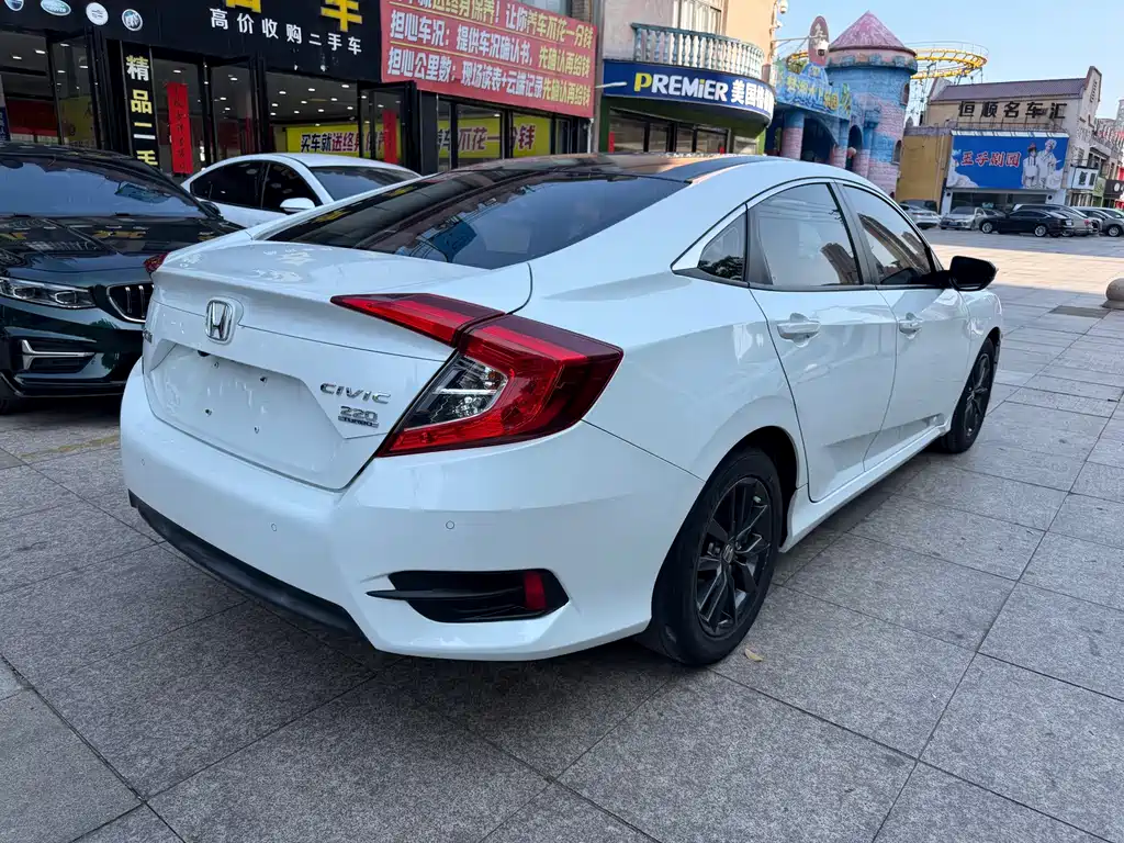 Honda Civic — миниатюра 8
