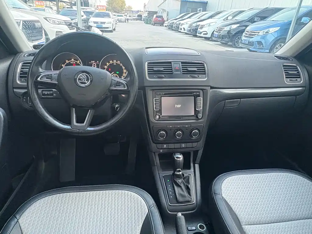 Skoda Yeti — миниатюра 11