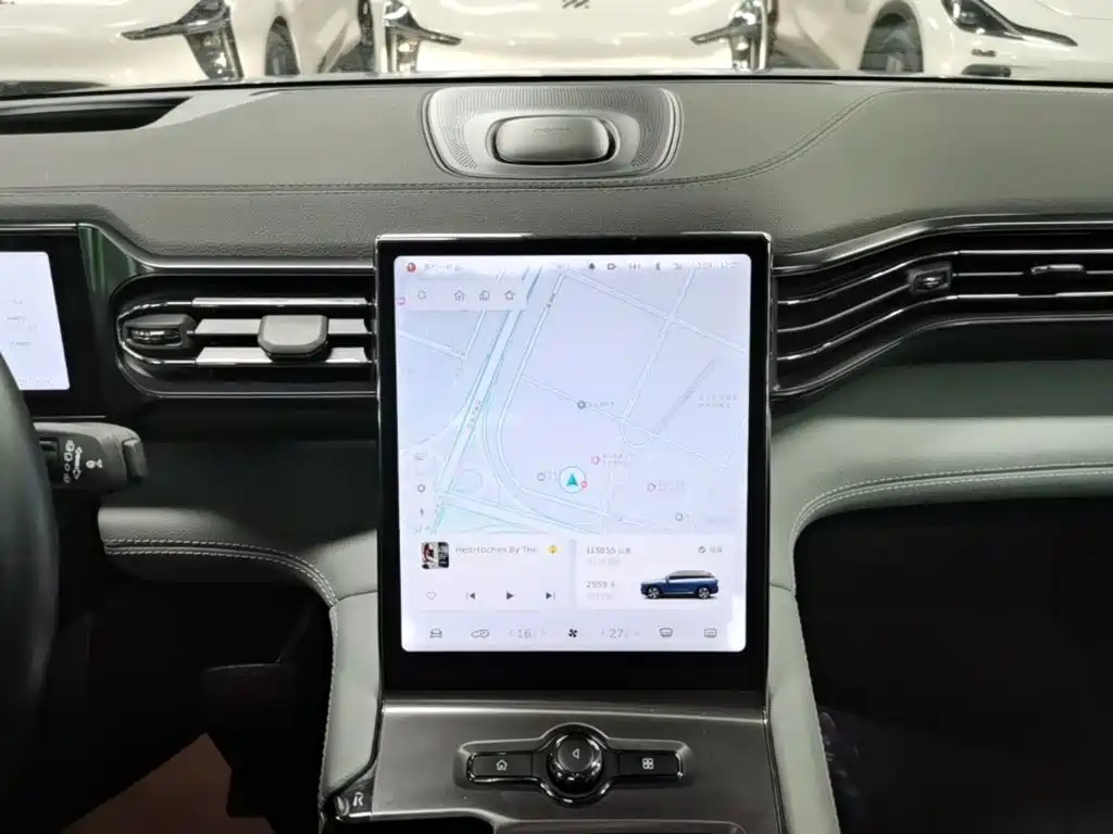 NIO ES6 — миниатюра 13