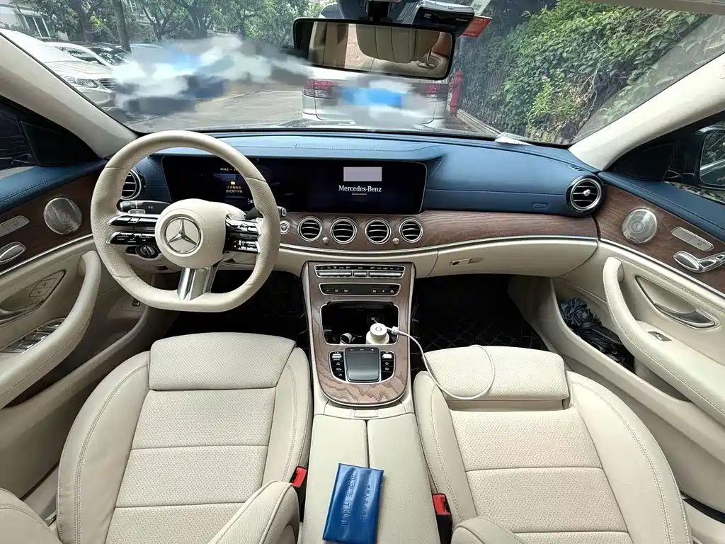 Mercedes-Benz E-Class — миниатюра 5
