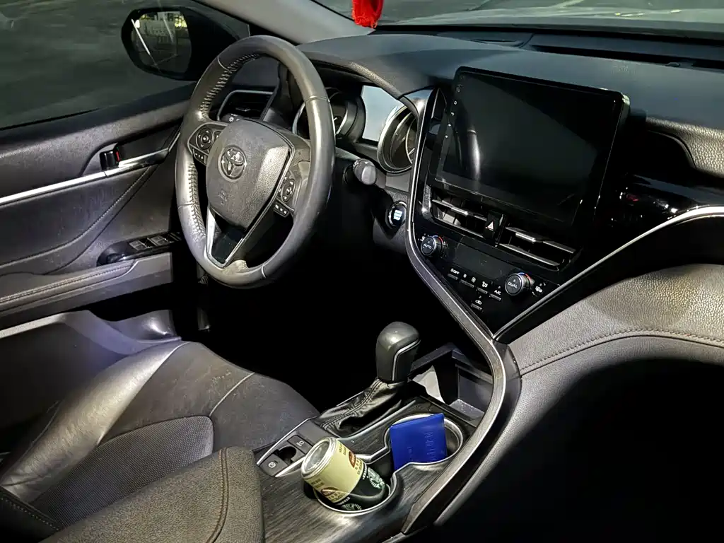 Toyota Camry — миниатюра 4