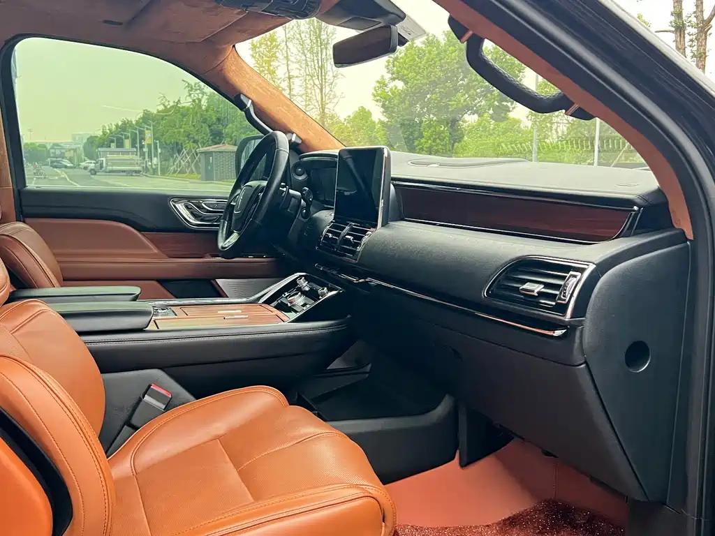 Lincoln Navigator — миниатюра 10