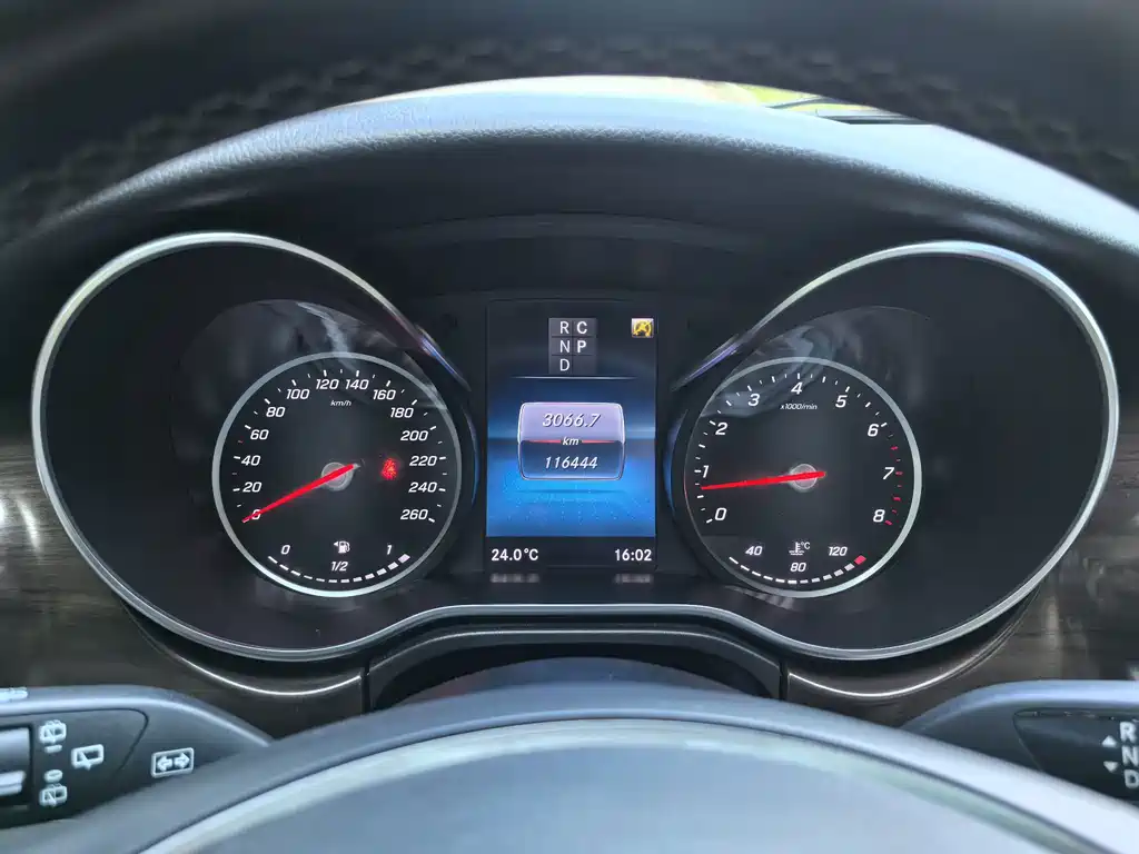 Mercedes-Benz V-Class — миниатюра 16