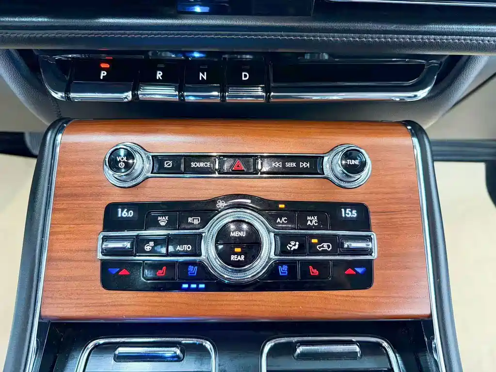 Lincoln Aviator — миниатюра 9