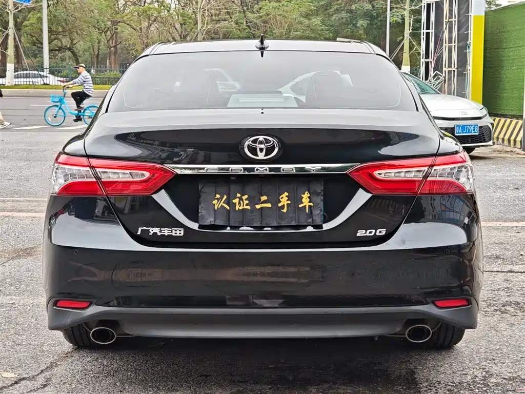 TOYOTA CAMRY