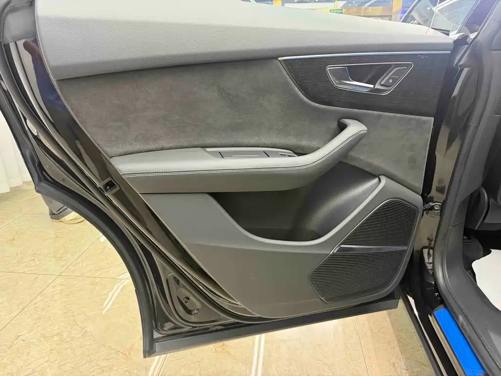 Audi Q8 — миниатюра 16