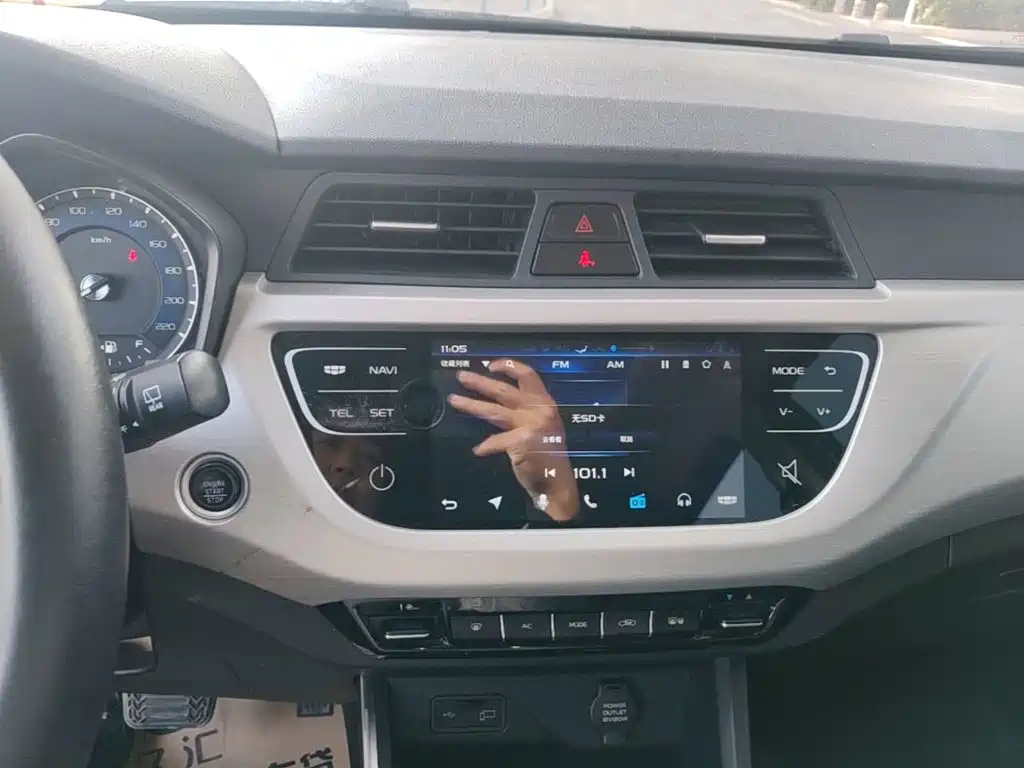 Geely Vision X3 — миниатюра 13
