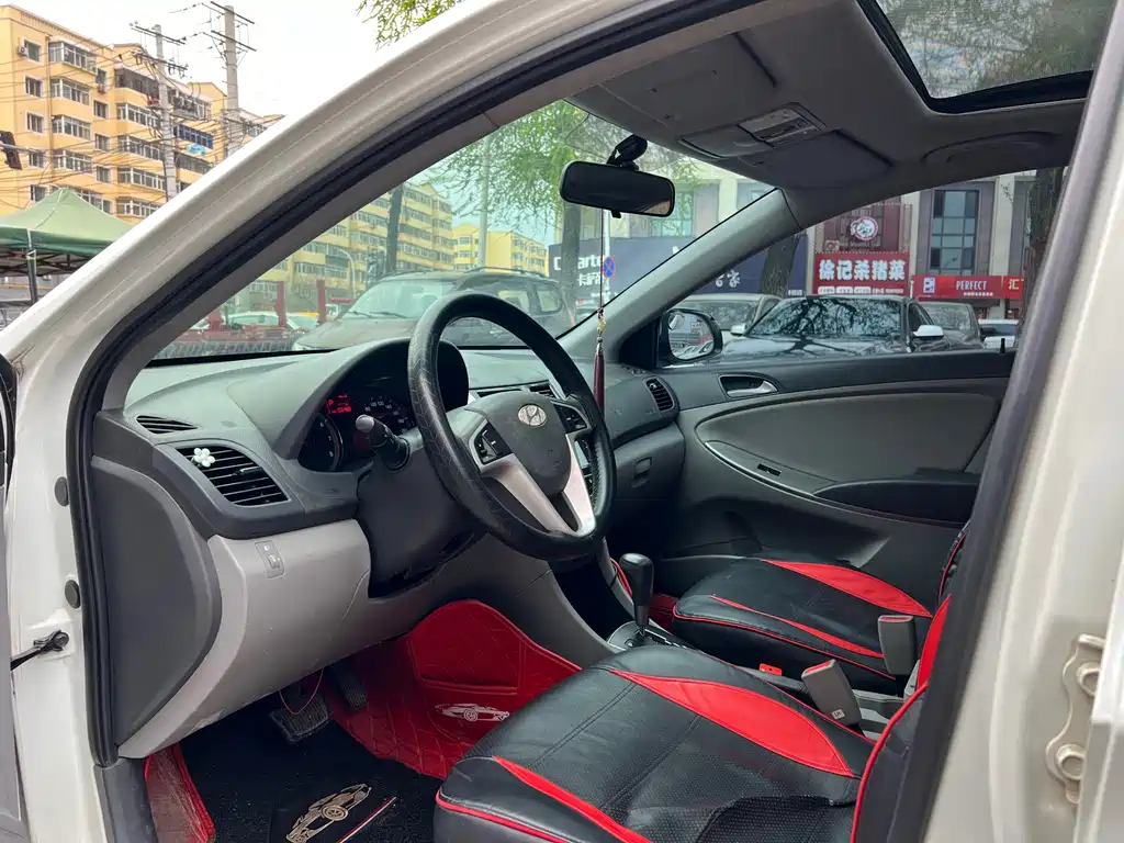 Hyundai Verna — миниатюра 7
