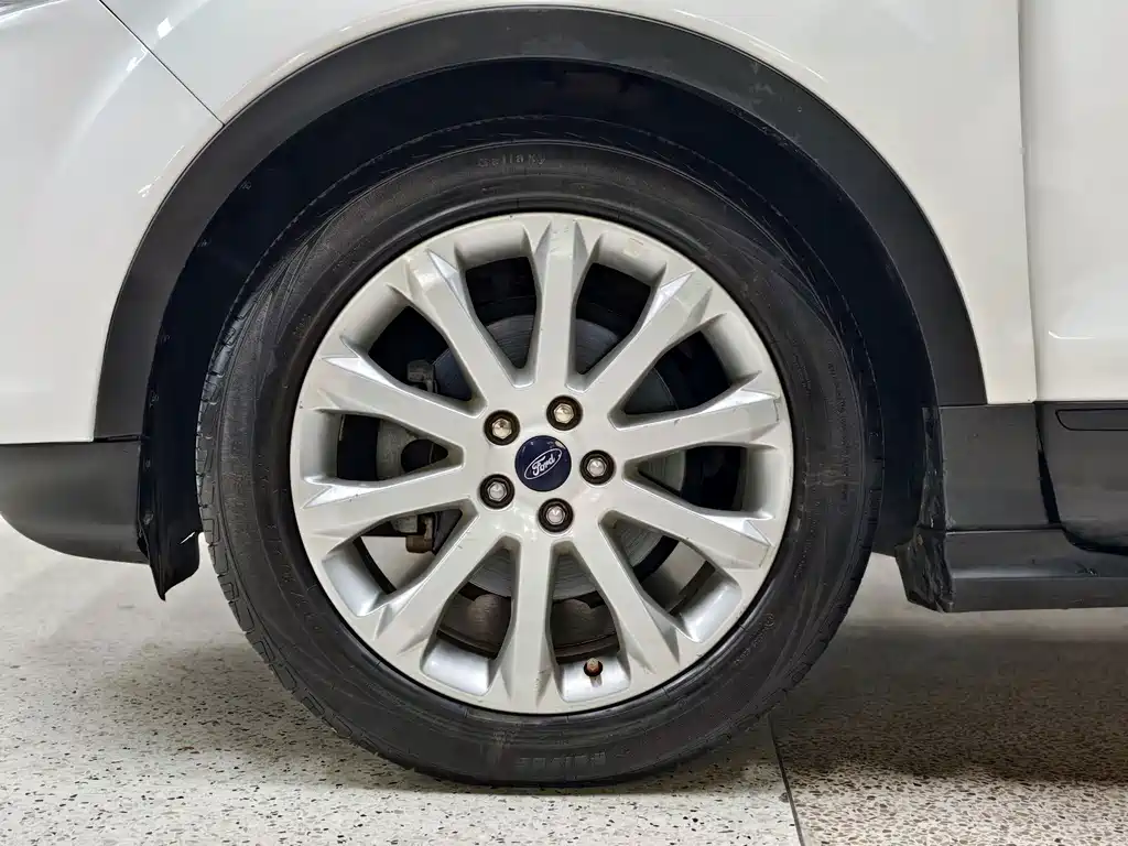 Ford Kuga — миниатюра 11