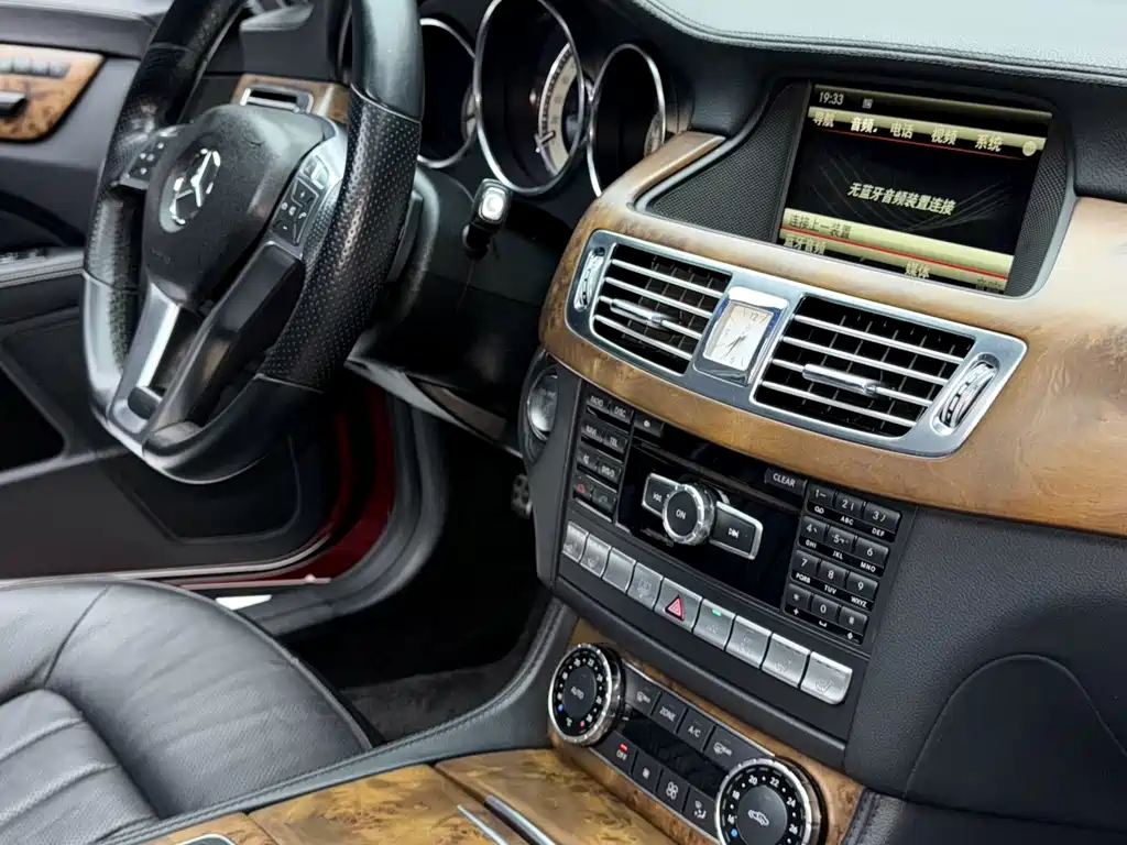 Mercedes-Benz CLS — миниатюра 16
