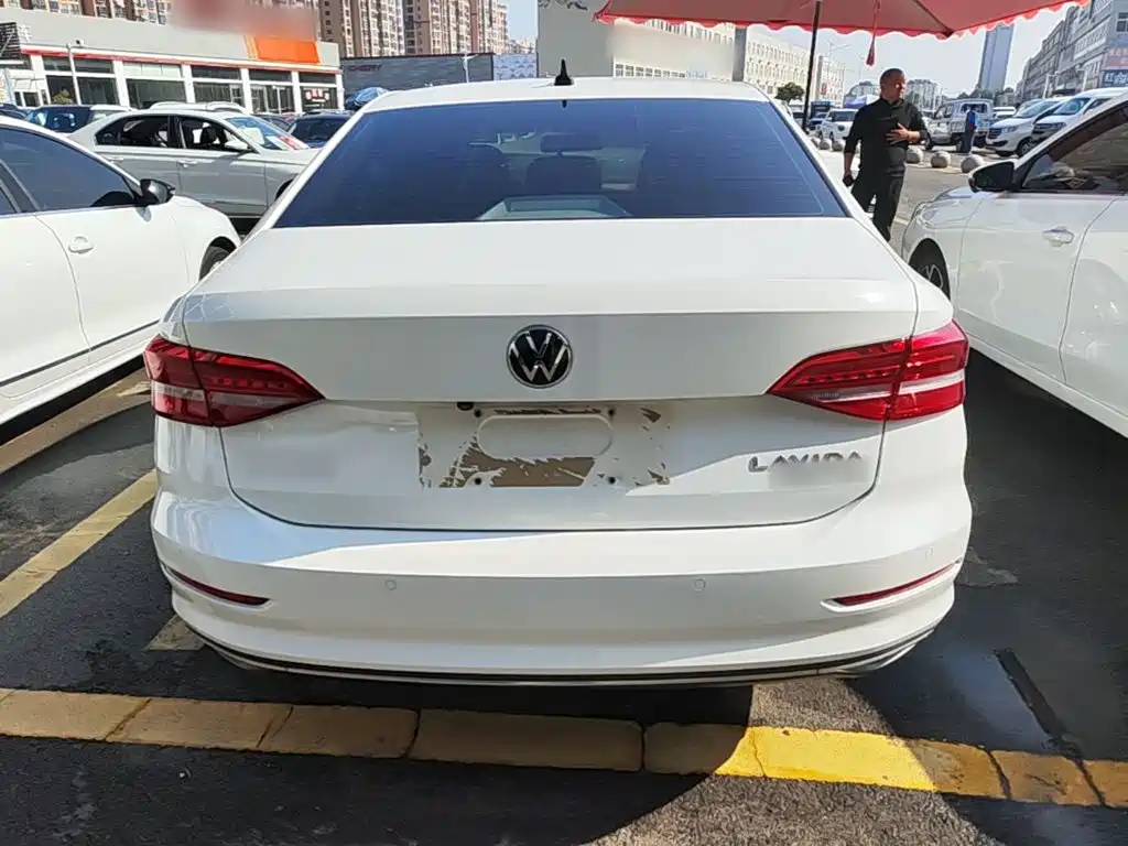 Volkswagen Lavida — миниатюра 6