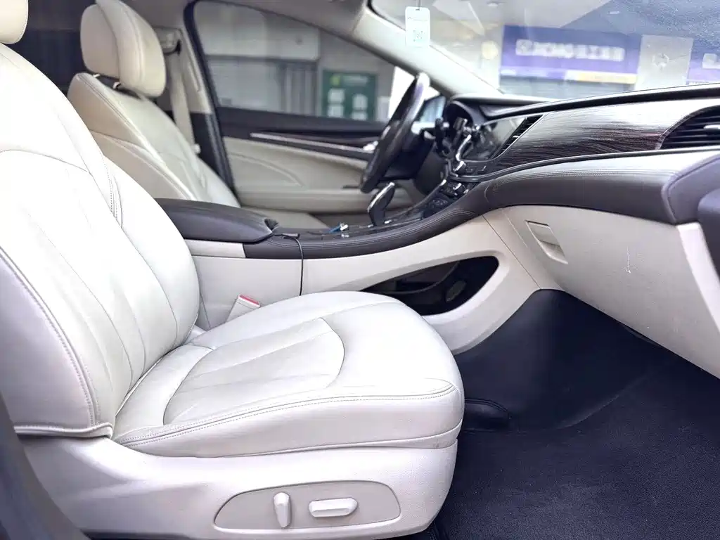 Buick LaCrosse — миниатюра 7