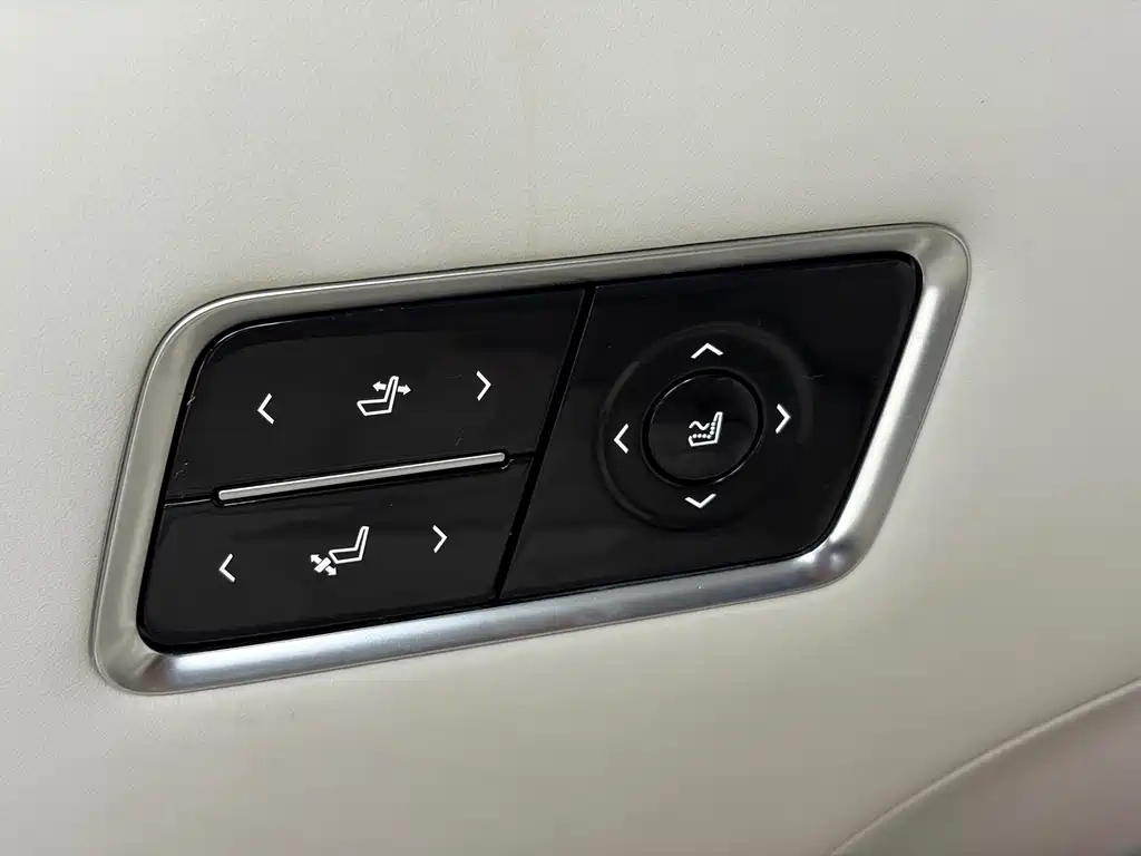 Buick GL8 Hybrid — миниатюра 15
