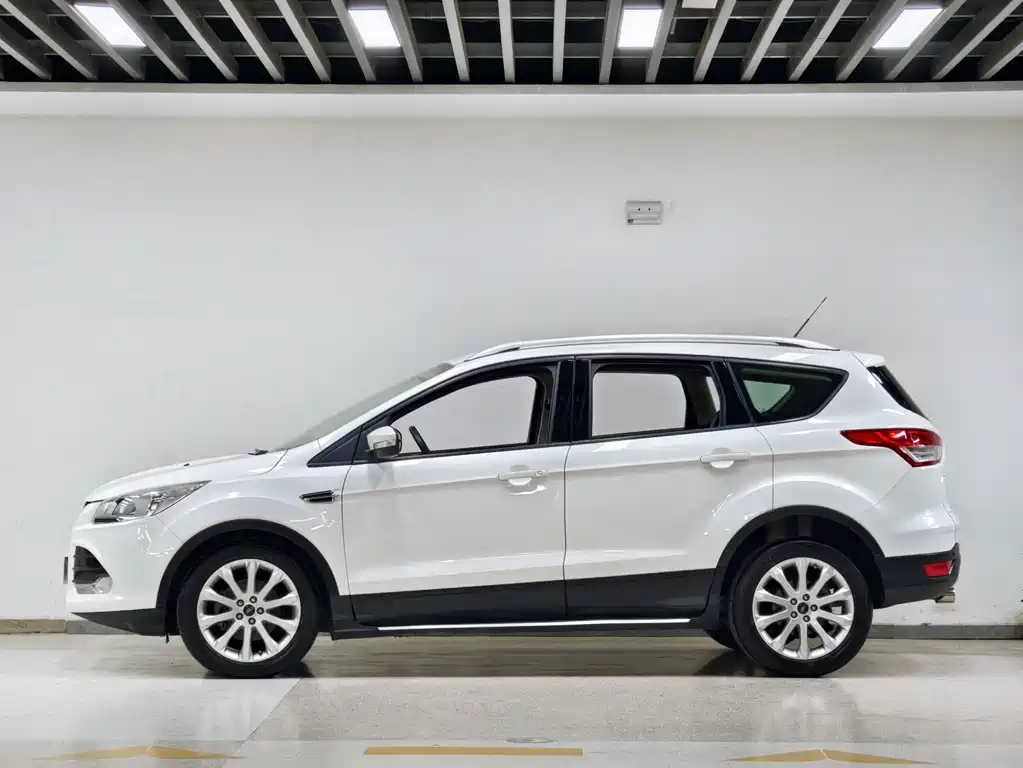 Ford Kuga — миниатюра 10