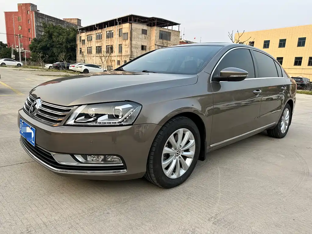 Volkswagen Magotan 2012