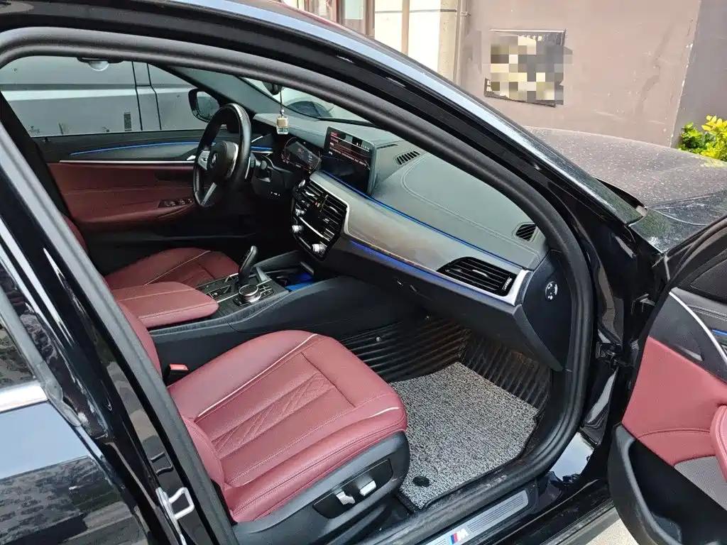 BMW 5 Series — миниатюра 19