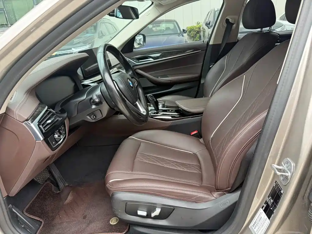 BMW 5 Series — миниатюра 14