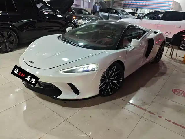 McLaren GT