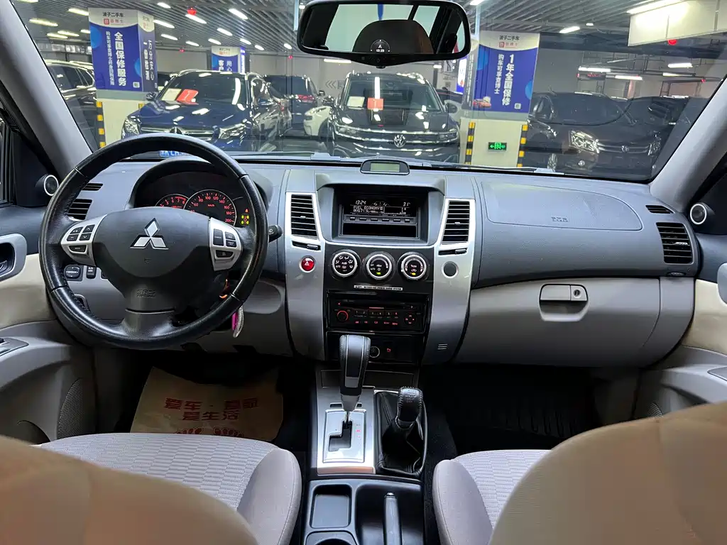 Mitsubishi Pajero Sport — миниатюра 14